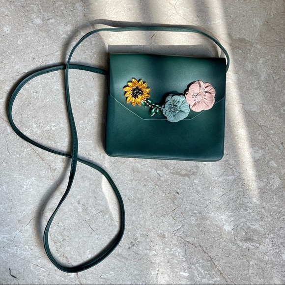 Green sling bag - Picture 2 of 3